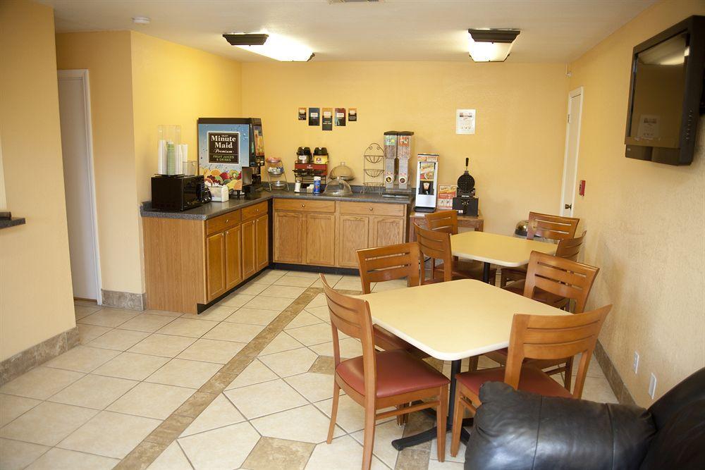 Days Inn By Wyndham Defuniak Springs Extérieur photo