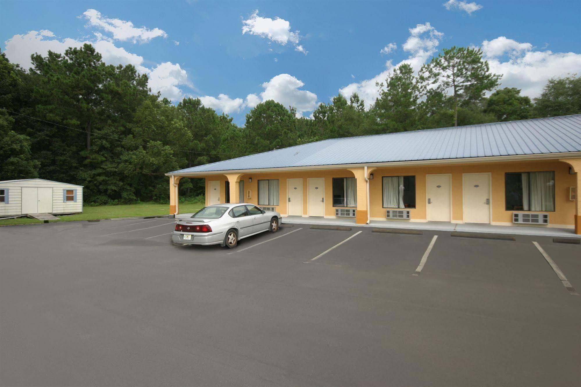 Days Inn By Wyndham Defuniak Springs Extérieur photo