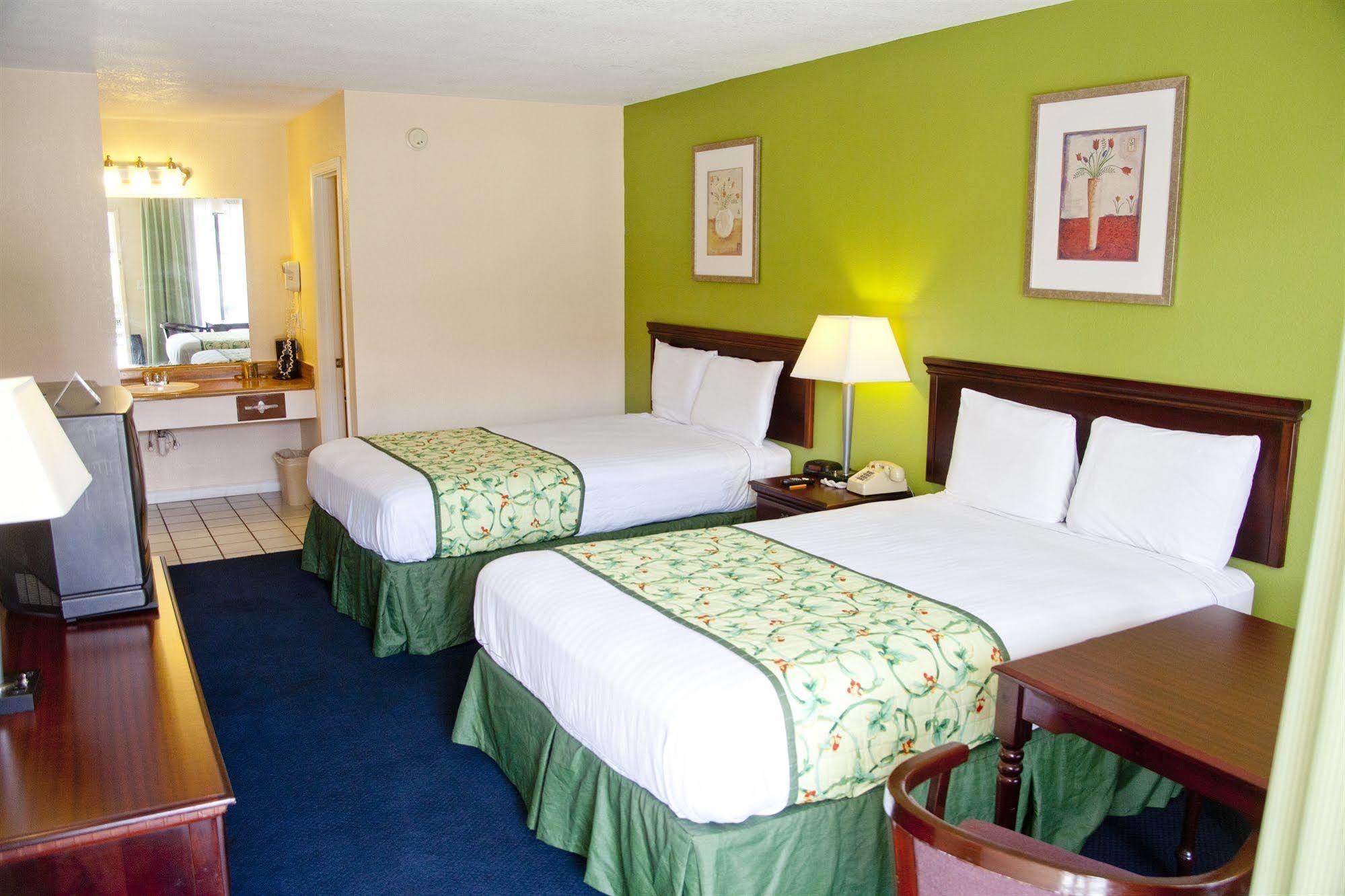 Days Inn By Wyndham Defuniak Springs Extérieur photo