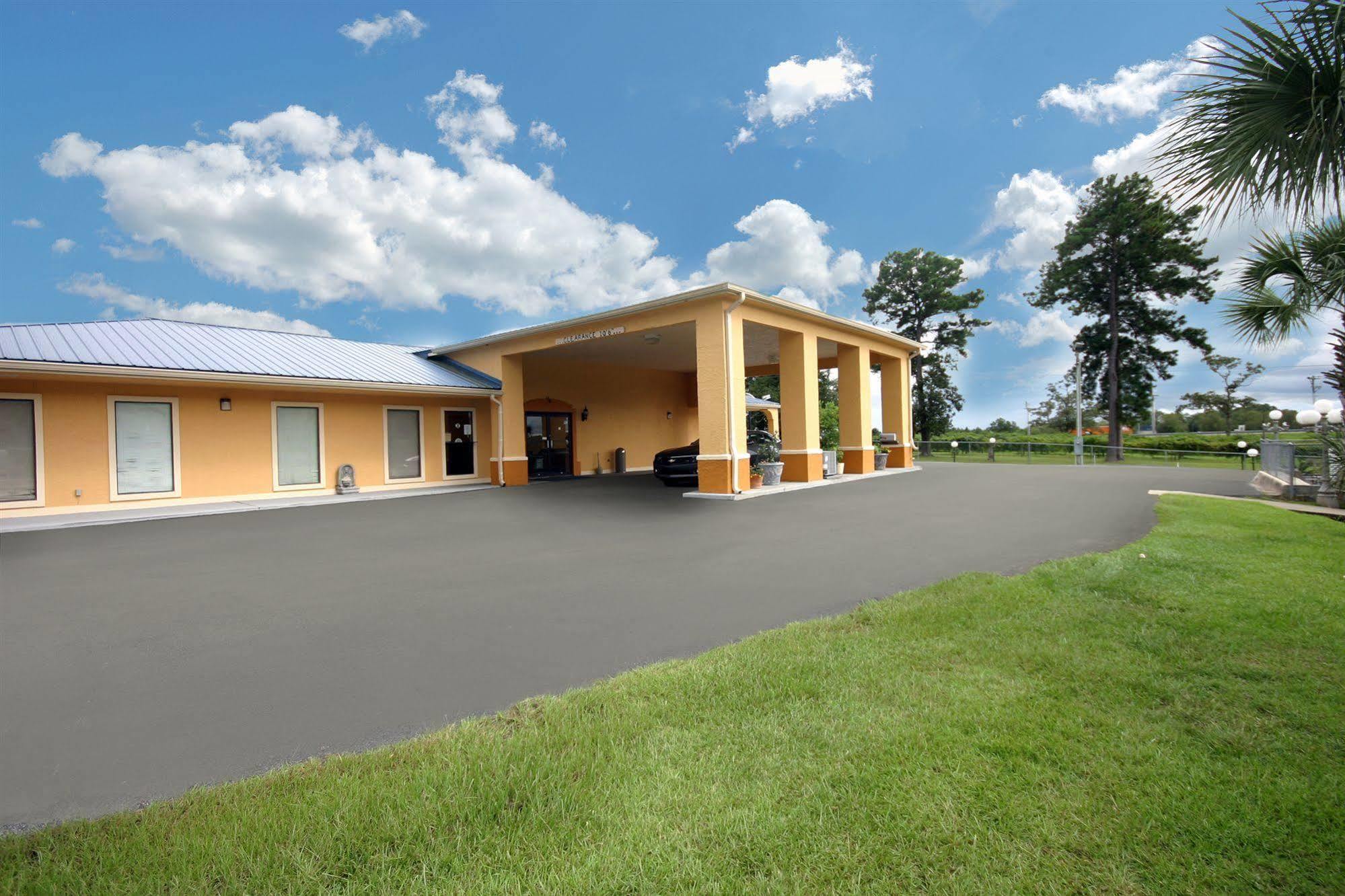 Days Inn By Wyndham Defuniak Springs Extérieur photo