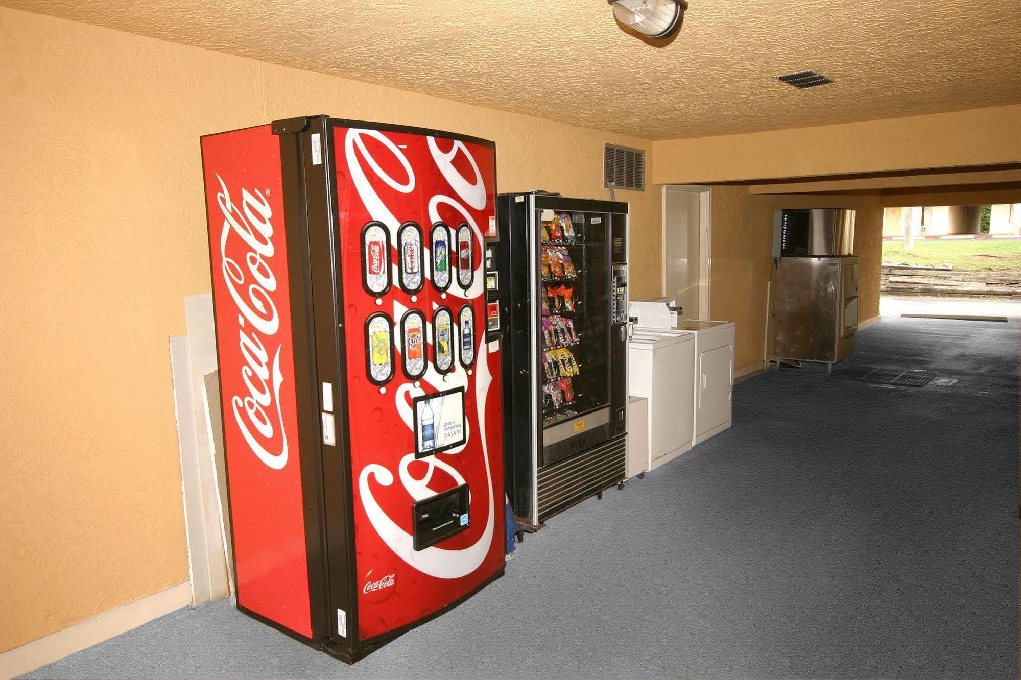 Days Inn By Wyndham Defuniak Springs Extérieur photo